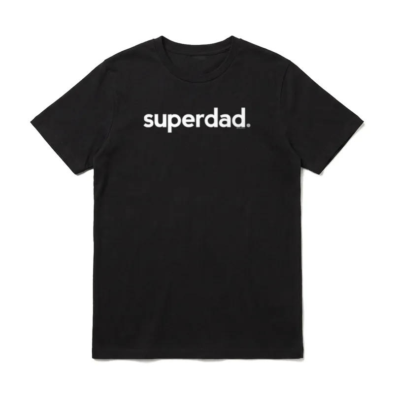 Dad Dad for Dad T-Shirt – Der weiße Schriftzug superdad. mit Punkt – Klassisches T-Shirt in Schwarz