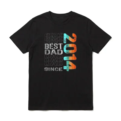 Best Dad Since 2014 T-Shirt – Klassisches T-Shirt in Schwarz