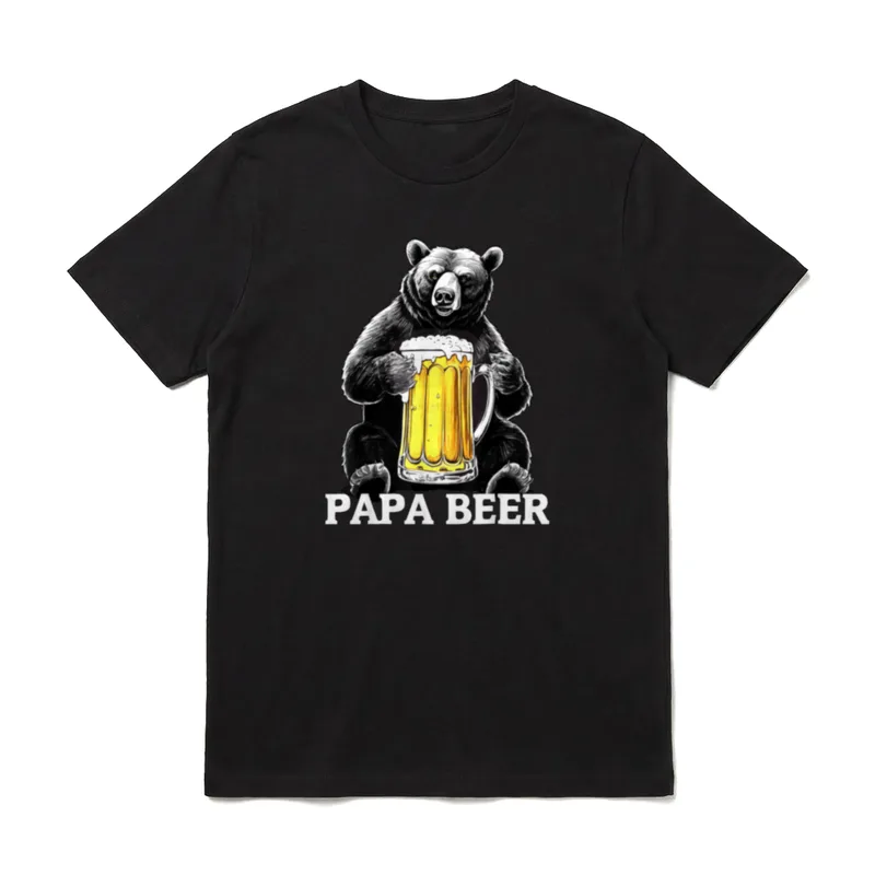 Bier T-Shirt Vatertag – Bär hält Bierkrug mit Schriftzug PAPA BEER darunter – Klassisches T-Shirt in Schwarz