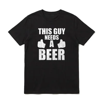 This Guy Needs A T-Shirt – Klassisches T-Shirt in Schwarz