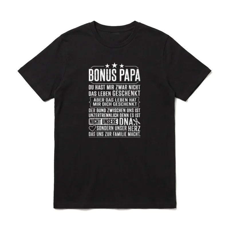 Bonus Papa Vater Bonuspapa T-Shirt – Schriftzug „Bonus Papa“ mit Spruch über Herz statt DNA – Klassisches T-Shirt in Schwarz