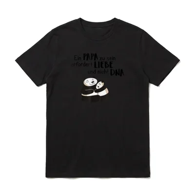 Großer kleiner Panda Bonus T-Shirt – Zwei Pandas umarmen sich, Spruch über Liebe statt DNA – Klassisches T-Shirt in Schwarz