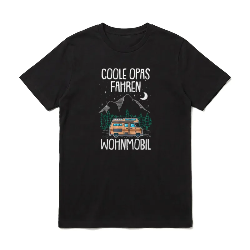 Camping Sprüche T-Shirt – Wohnmobil vor Berglandschaft mit Sternenhimmel und Text – Klassisches T-Shirt in Schwarz