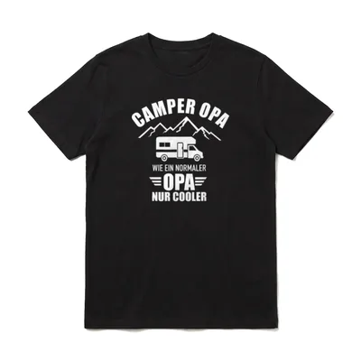 Camping Shirt Design – Camper Opa Text mit Wohnmobil und Bergkette in weißer Schrift – Klassisches T-Shirt in Schwarz