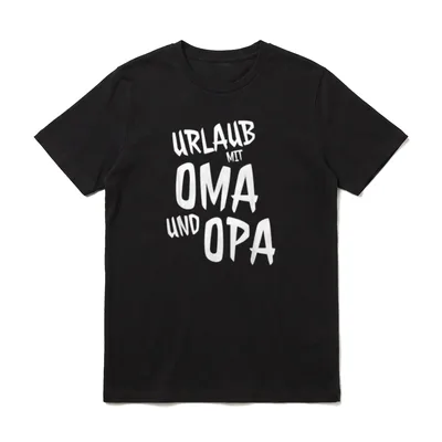 Urlaub mit Oma T-Shirt – Weißer Schriftzug Urlaub mit Oma und Opa – Klassisches T-Shirt in Schwarz