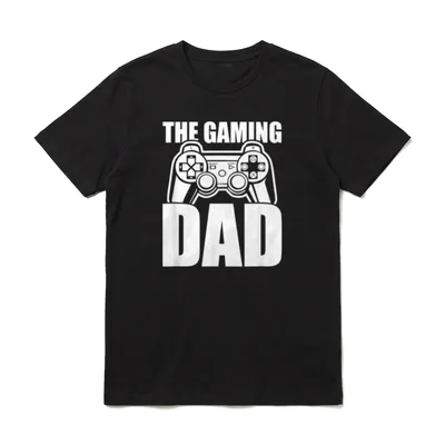 Retro Gaming Shirt – Schriftzug „The Gaming Dad“ mit Controller-Grafik – Klassisches T-Shirt in Schwarz