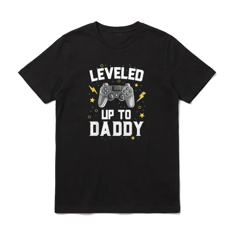 Leveled Up To Daddy Baby T-Shirt – Klassisches T-Shirt in Schwarz