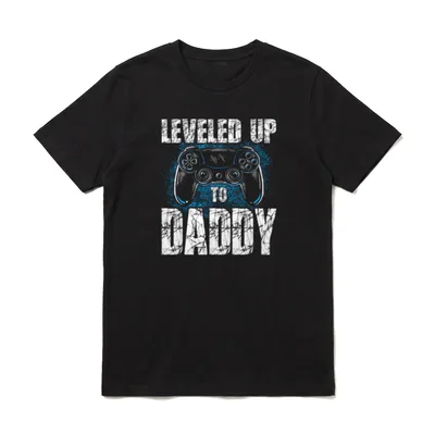 Leveled Up To Daddy Outfit T-Shirt – Klassisches T-Shirt in Schwarz