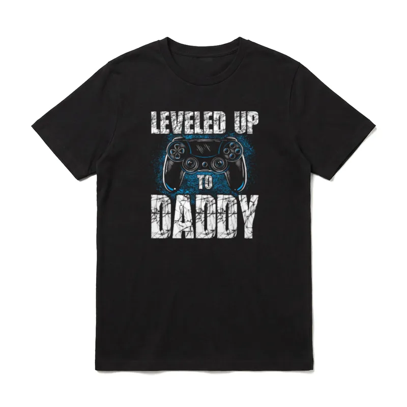 Leveled Up To Daddy Outfit T-Shirt – Klassisches T-Shirt in Schwarz