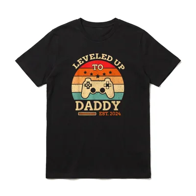 Level Up To Daddy 2024 T-Shirt – Klassisches T-Shirt in Schwarz