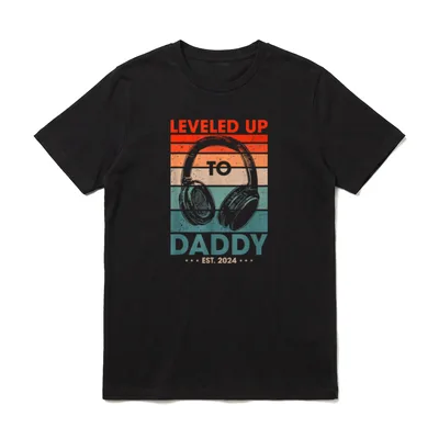 Level Up To Daddy Gaming T-Shirt – Klassisches T-Shirt in Schwarz