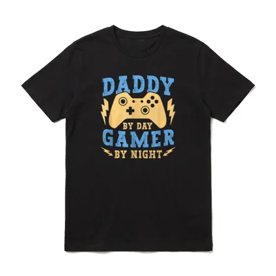 Papa tagsbürger Nachts Zocker T-Shirt – Klassisches T-Shirt in Schwarz