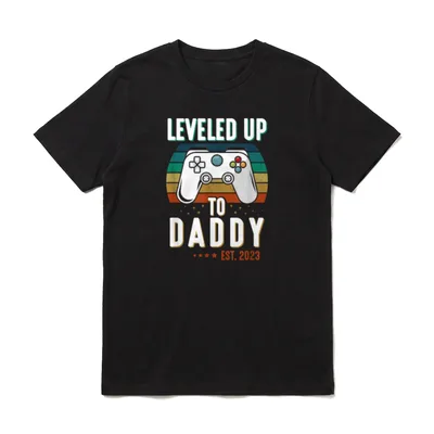 Level Up To Daddy 2023 T-Shirt – Klassisches T-Shirt in Schwarz