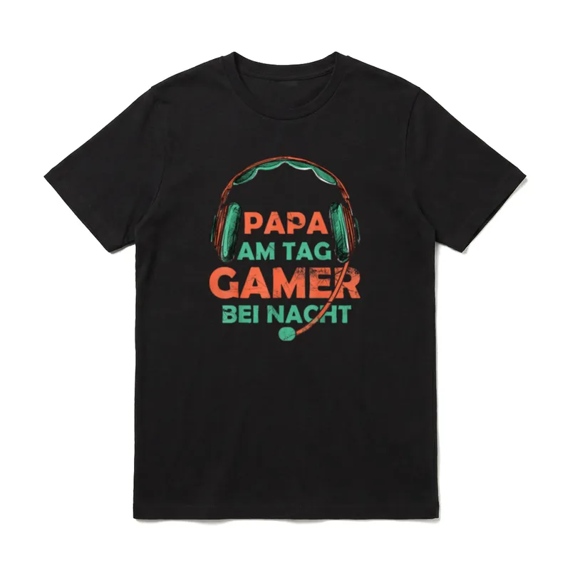 Papa Am Tag Gamer T-Shirt – Klassisches T-Shirt in Schwarz