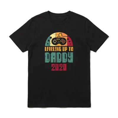 Leveling Up To Daddy T-Shirt – Klassisches T-Shirt in Schwarz