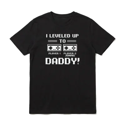 I leveled Up to Gaming T-Shirt – Klassisches T-Shirt in Schwarz