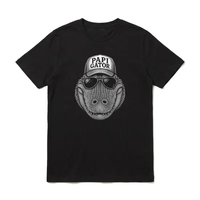 Papa Lustig Papa Geburtstag T-Shirt – Alligator mit Cap „Papi Gator“ und Sonnenbrille – Klassisches T-Shirt in Schwarz