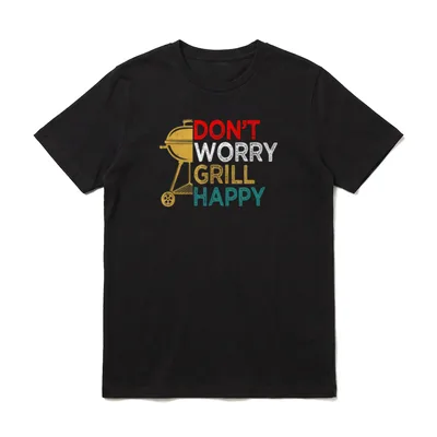 Don't Worry Grill Happy T-Shirt – Gelber Kugelgrill neben „Don't Worry Grill Happy“ – Klassisches T-Shirt in Schwarz