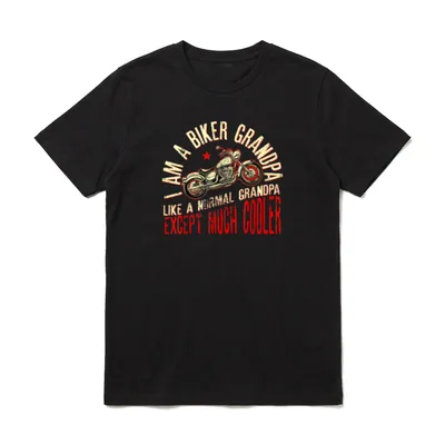 I Am A Biker T-Shirt – Motorrad, Stern und Spruch über coole Biker-Opas – Klassisches T-Shirt in Schwarz