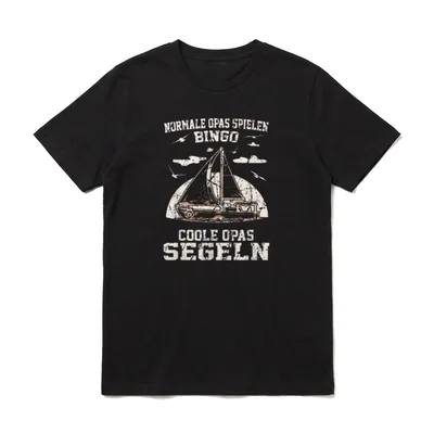 Coole Opas Segeln Opa T-Shirt – Segelboot mit Möwen, Spruch über segelnde Opas – Klassisches T-Shirt in Schwarz