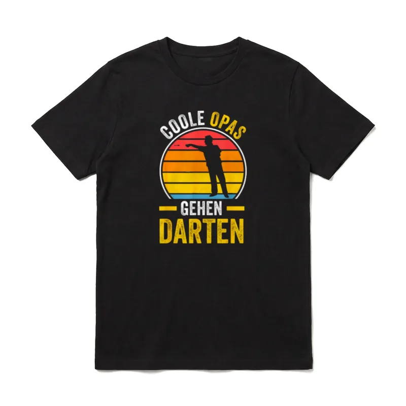 Coole Opas gehen Dart T-Shirt – Retro Aufdruck Coole Opas gehen Darten mit Wurf-Silhouette – Klassisches T-Shirt in Schwarz