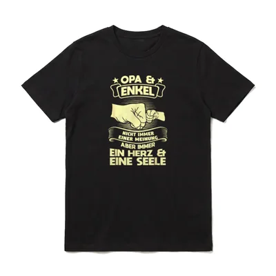 Opa & Grandkel immer T-Shirt – Fauststoss von Opa und Enkel mit Spruch über Herz und Seele – Klassisches T-Shirt in Schwarz