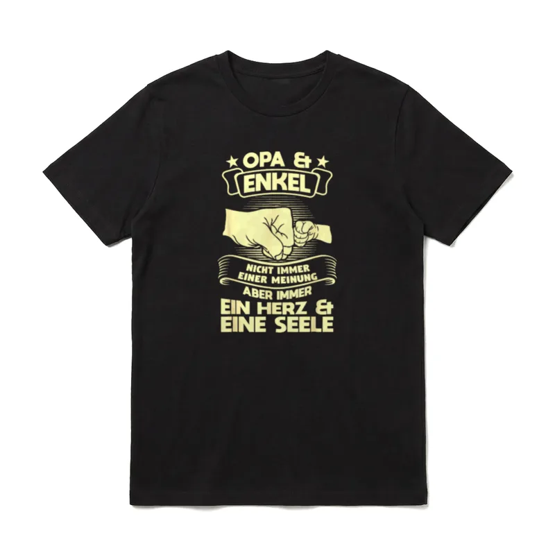 Opa & Grandkel immer T-Shirt – Fauststoss von Opa und Enkel mit Spruch über Herz und Seele – Klassisches T-Shirt in Schwarz