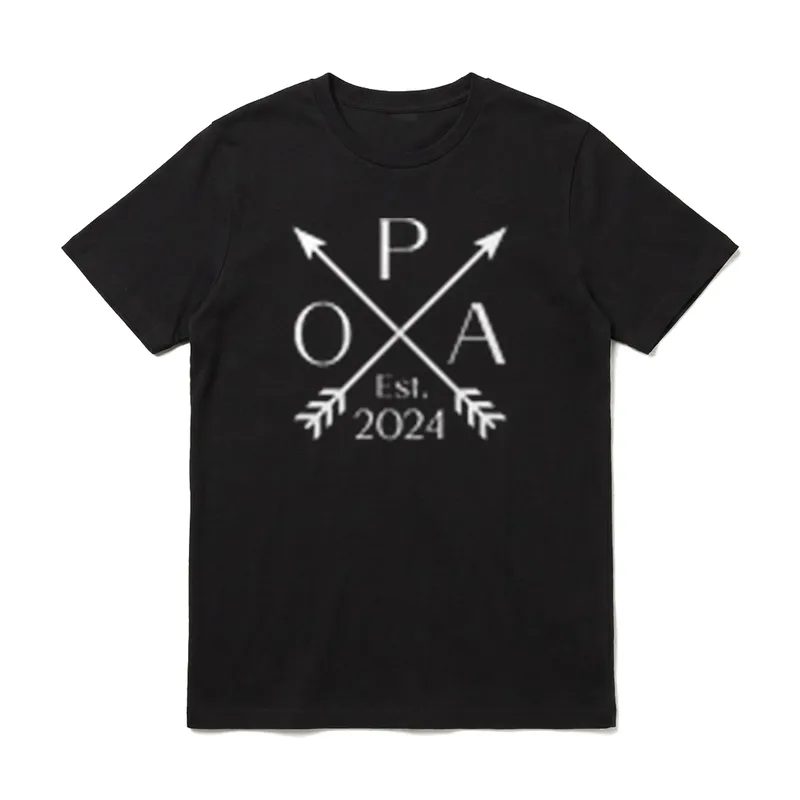 Opa 2024 Opa seit T-Shirt – Gekreuzte Pfeile, Buchstaben O P A, darunter Est. 2024 – Klassisches T-Shirt in Schwarz