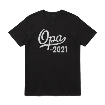Erstes Mal Opa Est T-Shirt – Opa EST. 2021 weißer Schriftzug mit Rosteffekt – Klassisches T-Shirt in Schwarz