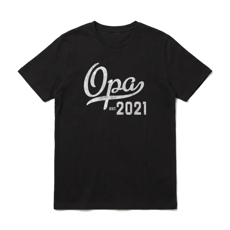 Erstes Mal Opa Est T-Shirt – Opa EST. 2021 weißer Schriftzug mit Rosteffekt – Klassisches T-Shirt in Schwarz