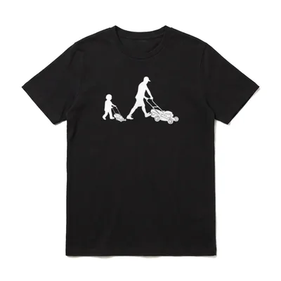 Rasenmäher Vater Gartenarbeit Sohn T-Shirt – Silhouetten von Vater und Sohn mit Rasenmähern – Klassisches T-Shirt in Schwarz