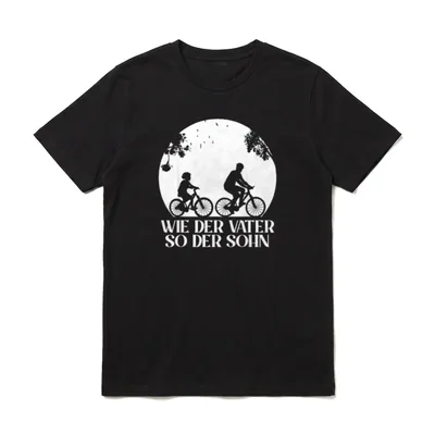 Wie der Vater so T-Shirt – Vater und Sohn fahren Rad, Schriftzug darunter – Klassisches T-Shirt in Schwarz
