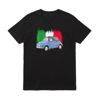 500 Oldtimer Flagge Italien T-Shirt – Hellblauer Fiat 500 vor grün-weiß-rotem Farbsplatter – Klassisches T-Shirt in Schwarz
