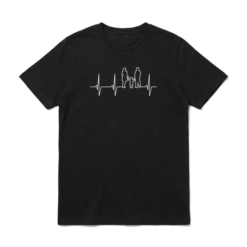 Mama Papa Kind Herzschlag T-Shirt – Klassisches T-Shirt in Schwarz