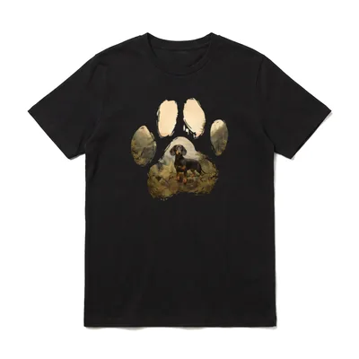 Dackel Mountain Paw Design T-Shirt – Dackel im Wald innerhalb einer Tierpfote Illustration – Klassisches T-Shirt in Schwarz