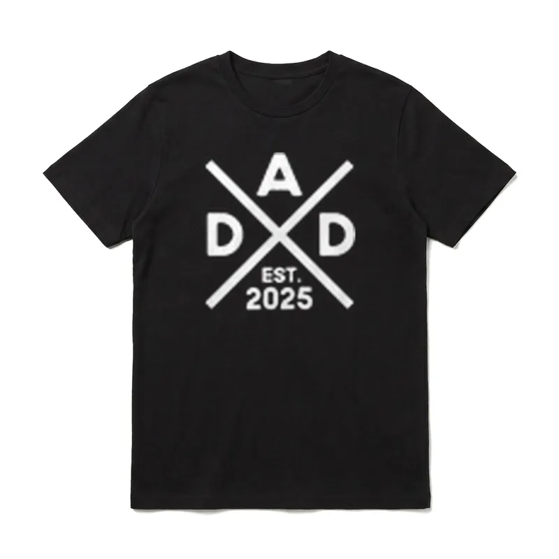 Dad Est. 2025 Saltire T-Shirt – Geometrisches DAD Logo mit gekreuzten Linien und EST. 2025 – Klassisches T-Shirt in Schwarz