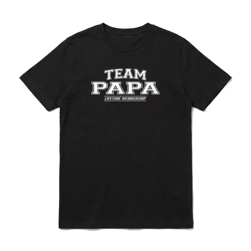 Team Papa Stolzer Familienname T-Shirt – Klassisches T-Shirt in Schwarz