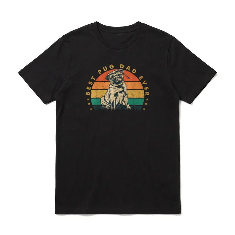 Papa Best Pug Dad T-Shirt – Mops vor Retro-Sonnenuntergang, Schriftzug „Best Pug Dad Ever“ – Klassisches T-Shirt in Schwarz