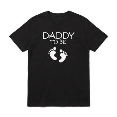mit Aufschrift Daddy To T-Shirt – Klassisches T-Shirt in Schwarz