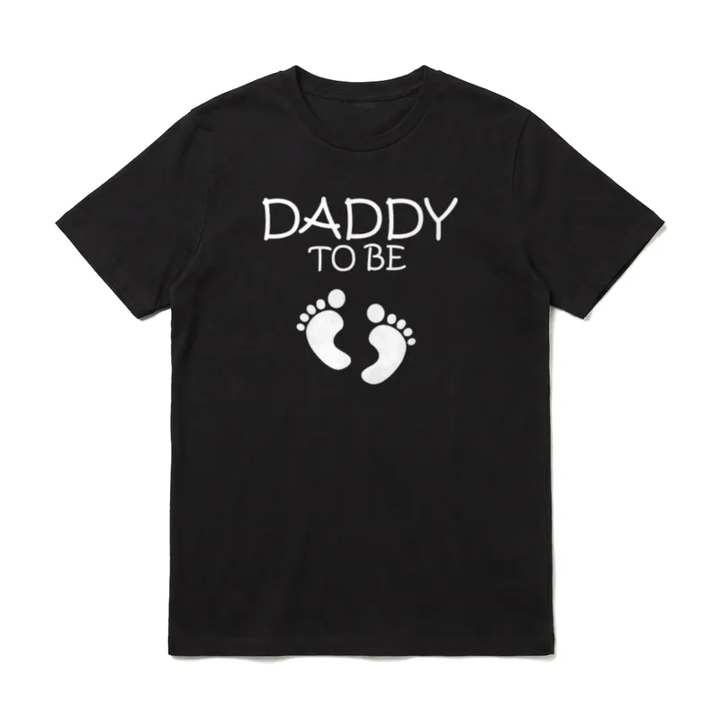 mit Aufschrift Daddy To T-Shirt – Klassisches T-Shirt in Schwarz