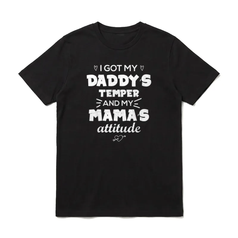 I got my Daddy's T-Shirt – weißer Schriftzug mit Herzen und Pfeil, humorvoller Familientext – Klassisches T-Shirt in Schwarz