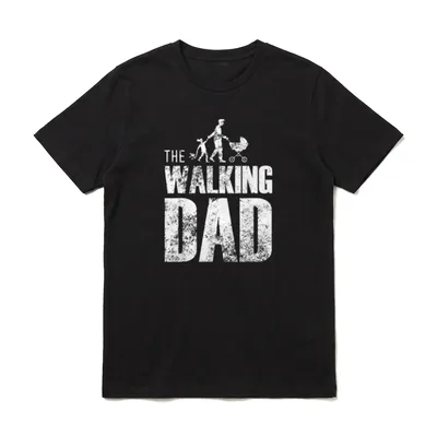 The Walking Dad 2022 T-Shirt – Schriftzug „THE WALKING DAD“ mit Vater-Kind-Figurenreihe – Klassisches T-Shirt in Schwarz