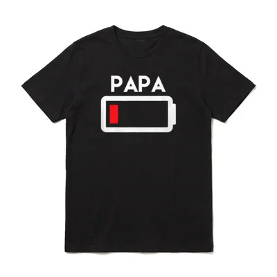 Partnershirt Vater Sohn Papa T-Shirt – PAPA Schriftzug über rotem leeren Batteriesymbol – Klassisches T-Shirt in Schwarz