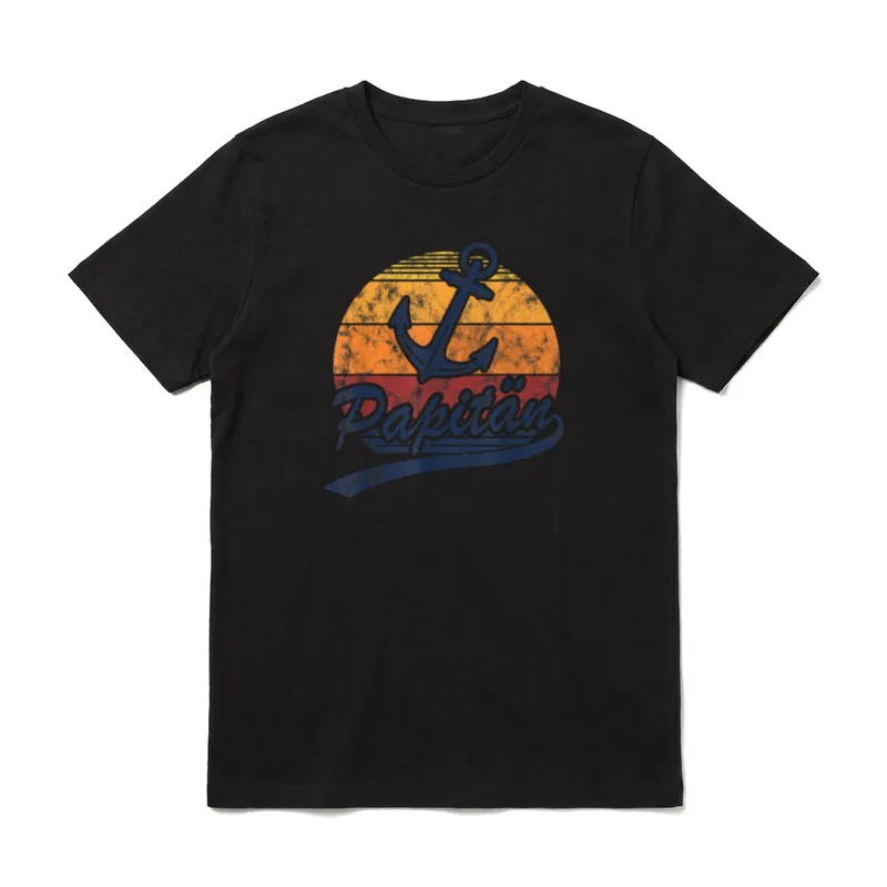 Papitän Papa Kapitän Anker T-Shirt – Schriftzug „Papitän“ über Anker im Retro-Sonnenkreis – Klassisches T-Shirt in Schwarz