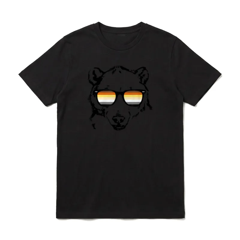 Gay Bear with Bear T-Shirt – Schwarzer Bärenkopf mit Sonnenbrille, Gläser in Streifenfarben – Klassisches T-Shirt in Schwarz