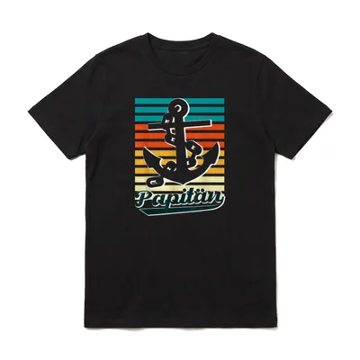 Papitän Papa T-Shirt – Anker vor Retro-Streifen, Schriftzug Papitän – Klassisches T-Shirt in Schwarz