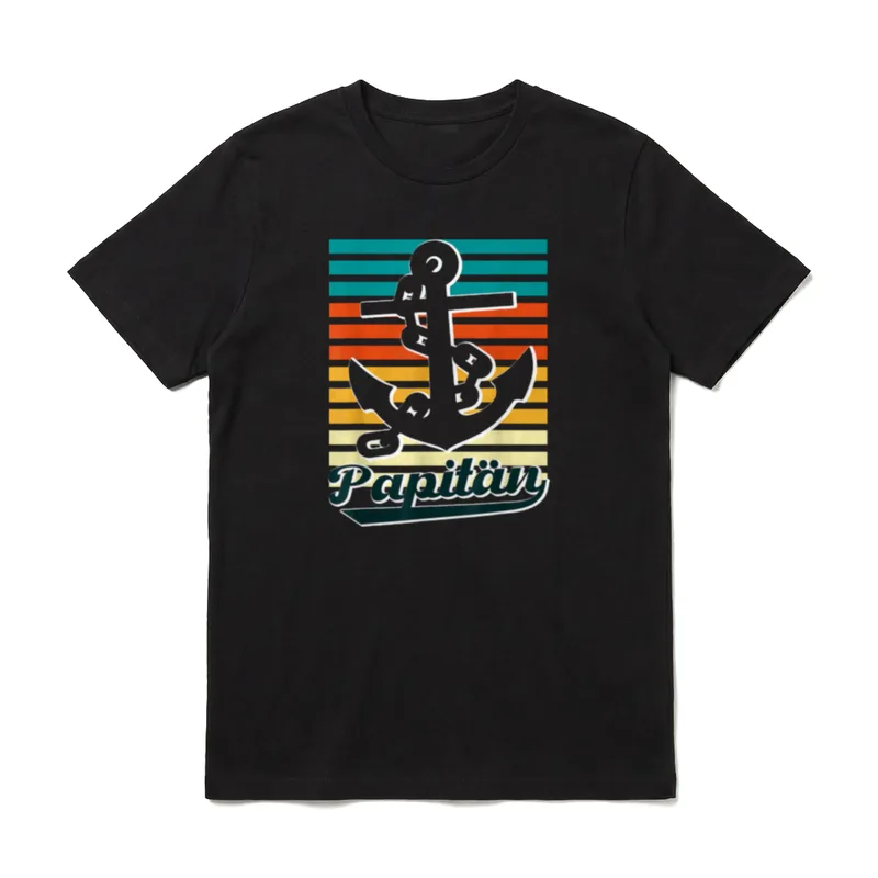 Papitän Papa T-Shirt – Anker vor Retro-Streifen, Schriftzug Papitän – Klassisches T-Shirt in Schwarz
