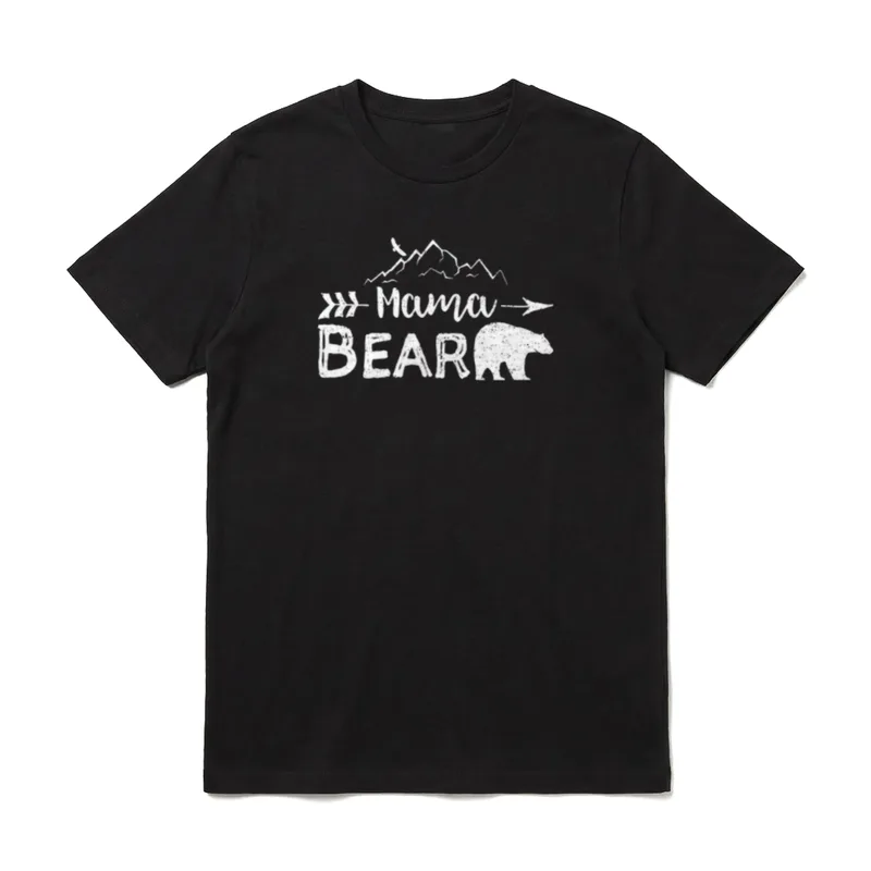 Mama Bear Familie Mama T-Shirt – Schriftzug „Mama Bear“ mit Bär und Bergkette – Klassisches T-Shirt in Schwarz
