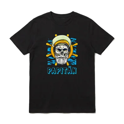 Papitän Vater Papa T-Shirt – Totenkopf mit Schiffermütze und Steuerrad über dem Wort PAPITÄN – Klassisches T-Shirt in Schwarz