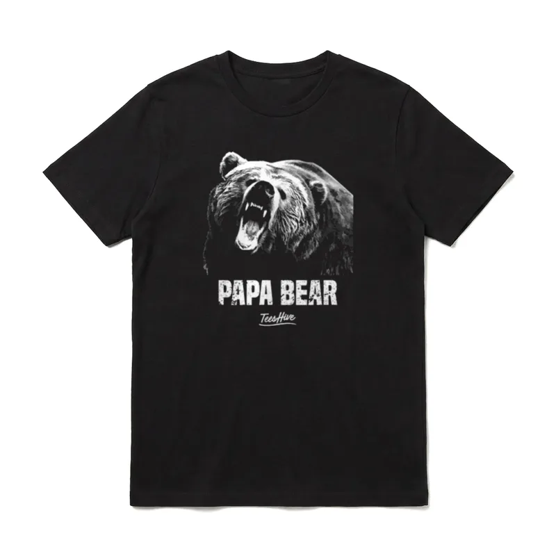 Papa Bear Dad T-Shirt – Brüllender Bärenkopf mit Schriftzug „Papa Bear“ – Klassisches T-Shirt in Schwarz
